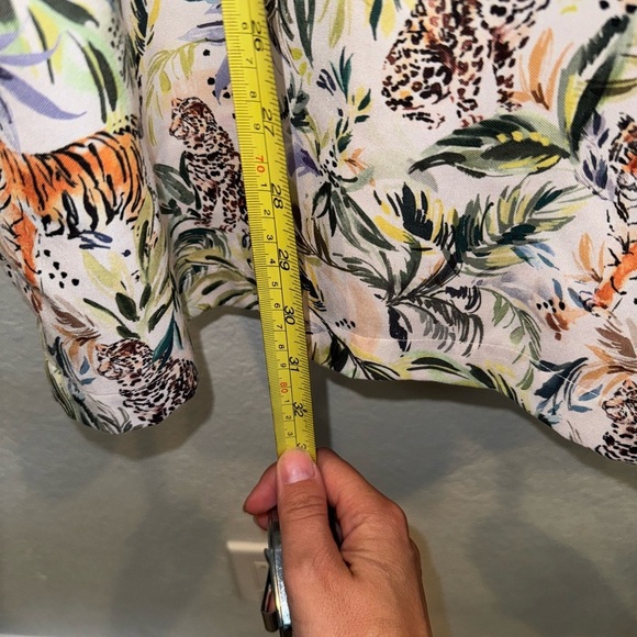 World Market Wild Cat and Leaf Print Tropical Button Up Sleep Shirt Size L - Picture 4 of 6